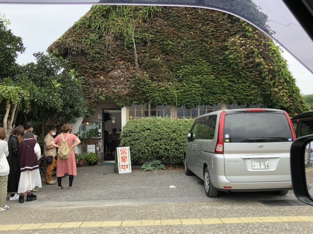 つるつるの老舗スイス喫茶店