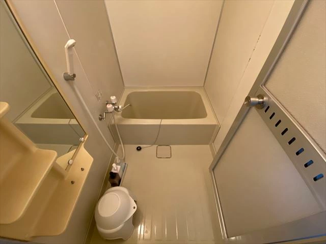 部屋画像11：トイレ・お風呂