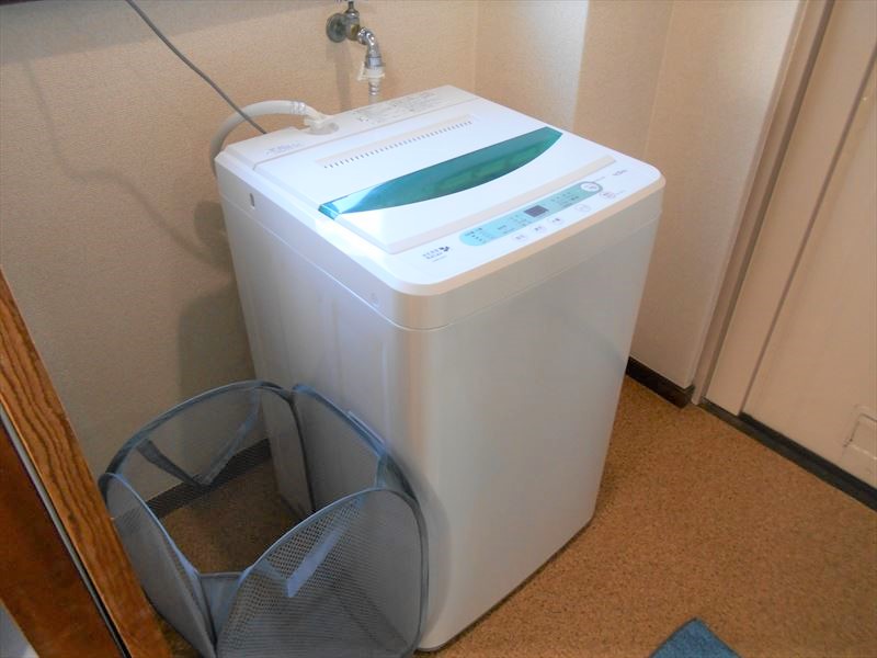 脱衣スペースに洗濯機のご用意あります